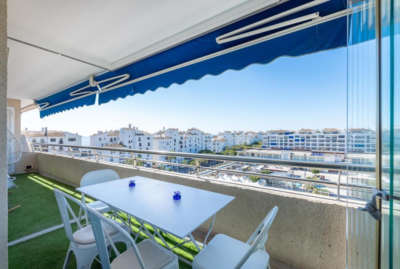 In Puerto Banus With Pool Views And Parking Apartamento