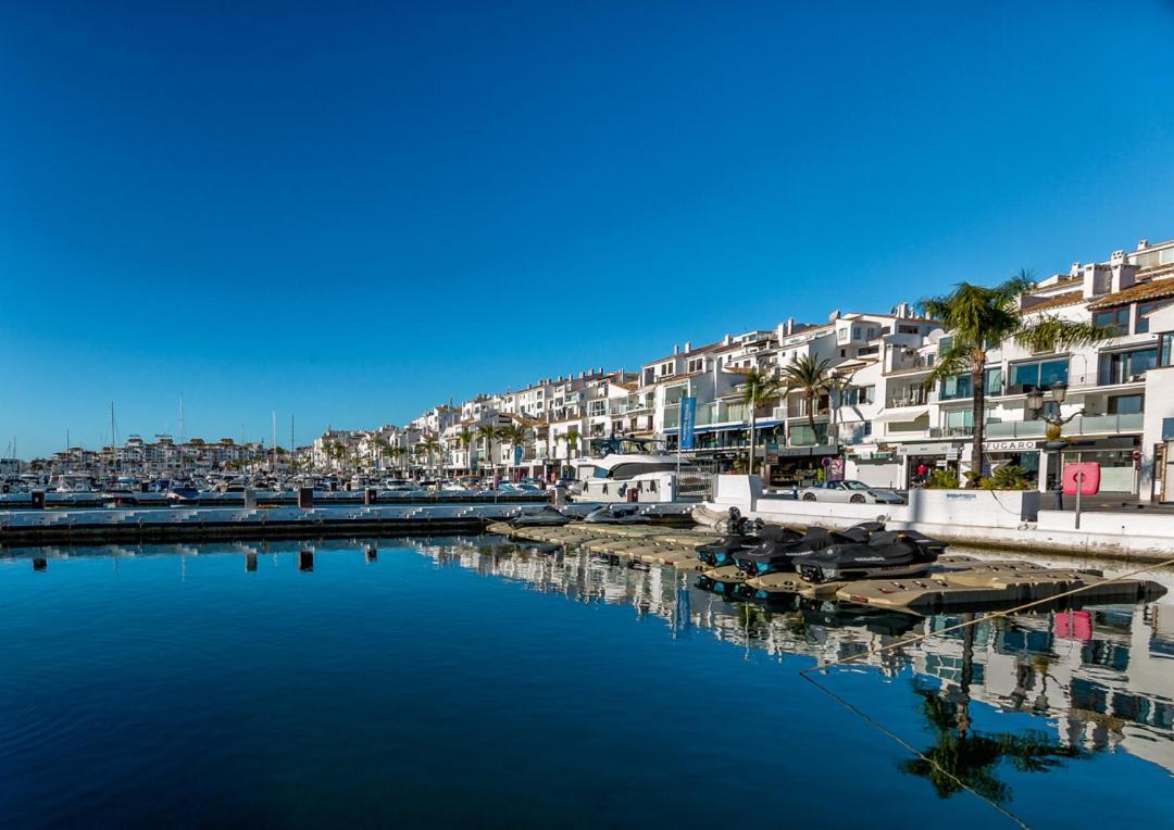 Apartamento In Puerto Banus With Pool Views And Parking